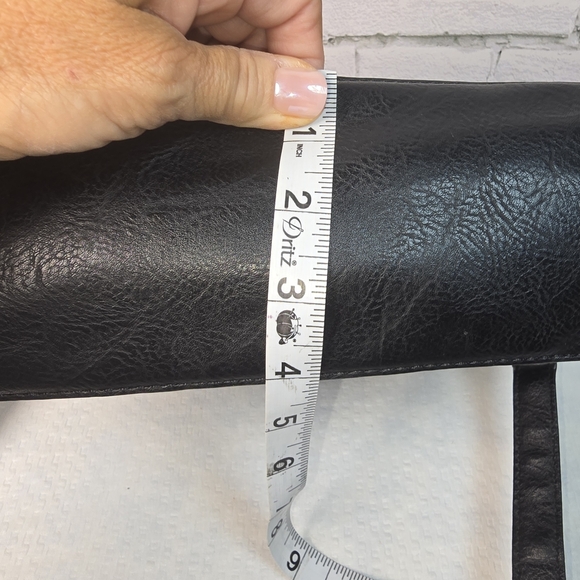 Sam And Hadley Chic Black Studded Crossbody Bag Mutiple Compartnents - Picture 11 of 11